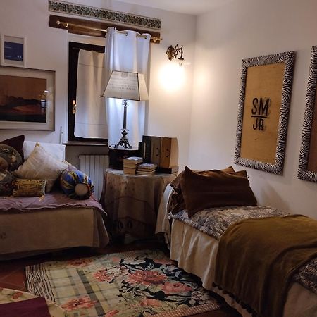 Il Cortiletto Bed & Breakfast Quartiano ภายนอก รูปภาพ